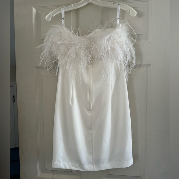 David’s Bridal short feather dress - Picture 4 of 6